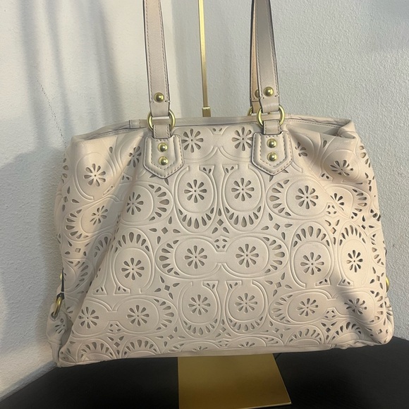 Coach Floral Eyelet style # F21883 - Picture 6 of 6